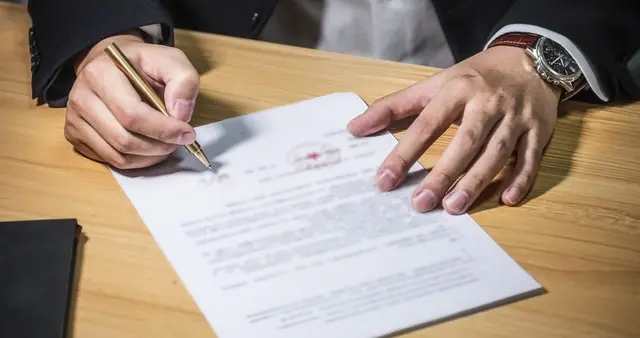 胖东来把员工当学生，而打工人却想要一个铁饭碗