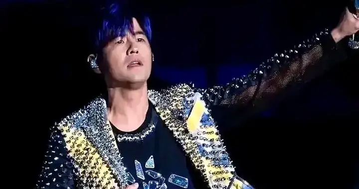 为了挣钱不择手段！一线城市卖不动票，明星纷纷盯上小城居民钱包