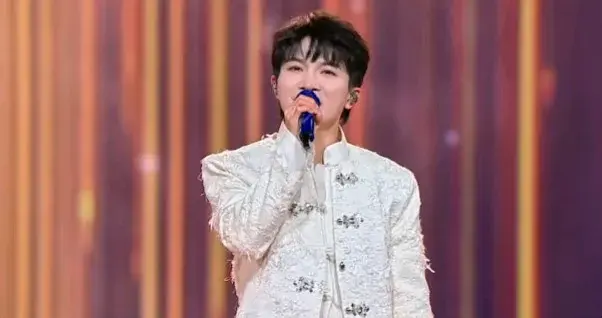 这是歌手周深参加4场跨年晚会的正向反馈！2026年第8天，周深发文