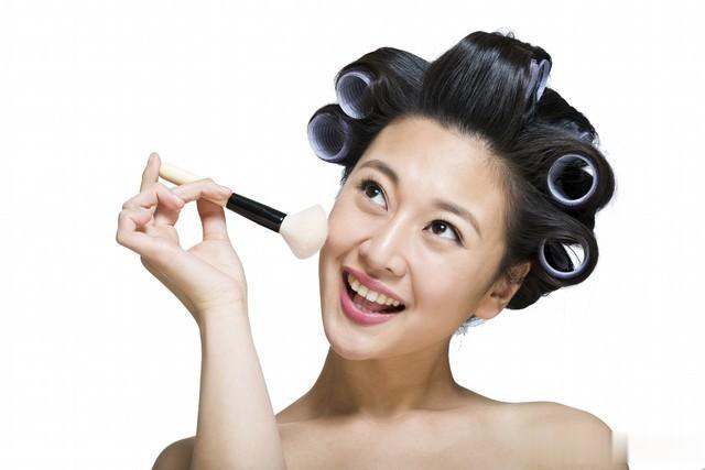 两年3次急性肾损伤！有医生把它列入“黑名单”，不少人经常烫发