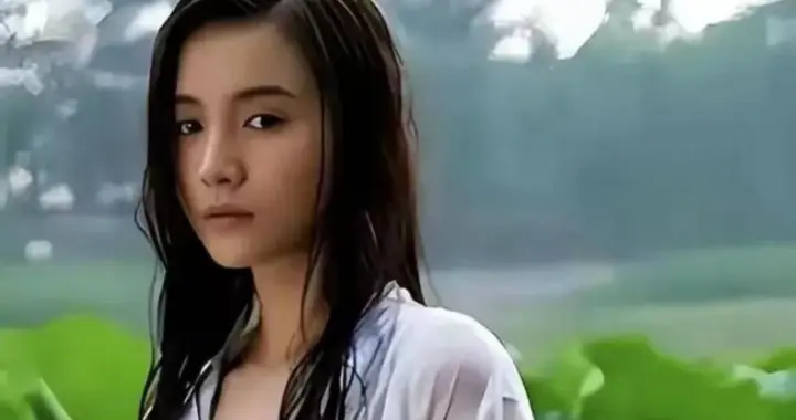 靠"吊带"上位、知三当三、和五婚名导同居，宋佳私生活谣言太离谱