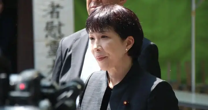 日本高层赴俄，在中国背后捅刀，高市早苗知道：拼速度的时候到了
