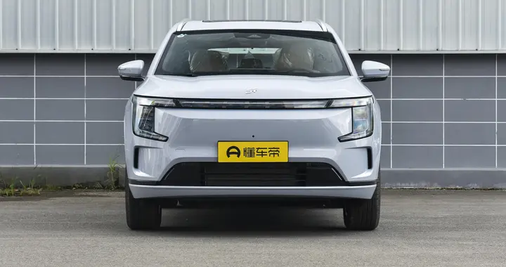 32变空间+双冰箱，这台15万级“旅行小房车”如何征服家庭用户