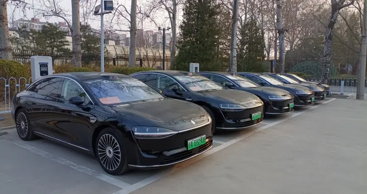 两会留下的行业彩蛋，被享界S9爆出来了