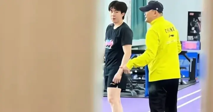 王楚钦恢复训练，蒯曼走进华南农大分享孙颖莎王曼昱对自己的影响