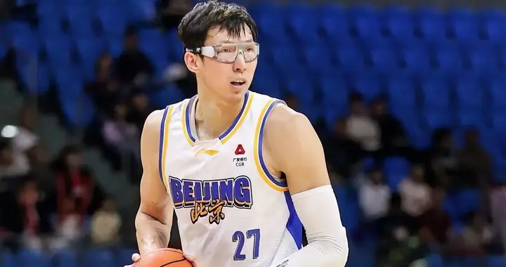 郭士强三遭打脸！京粤战周琦赵睿闪光，打爆NBA旧将，爱徒惹众怒