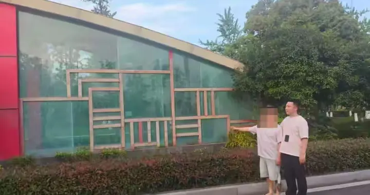 弹弓击碎隧道多块钢化玻璃赔钱了事是幻想，这是实打实的刑事犯罪