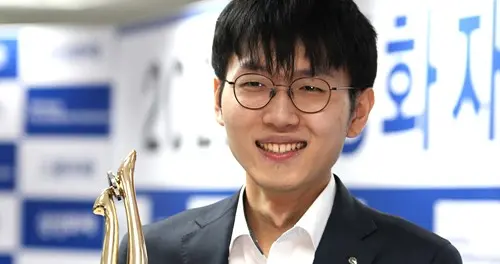追平曹薰铉，申真谞夺第九冠！中日韩三国围棋争霸史！