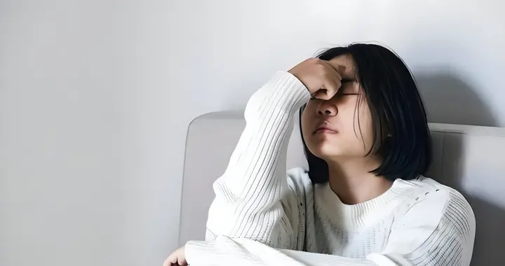 抑郁与双相究竟有何不同？3亿人受困情绪深渊，年轻一代正在受伤