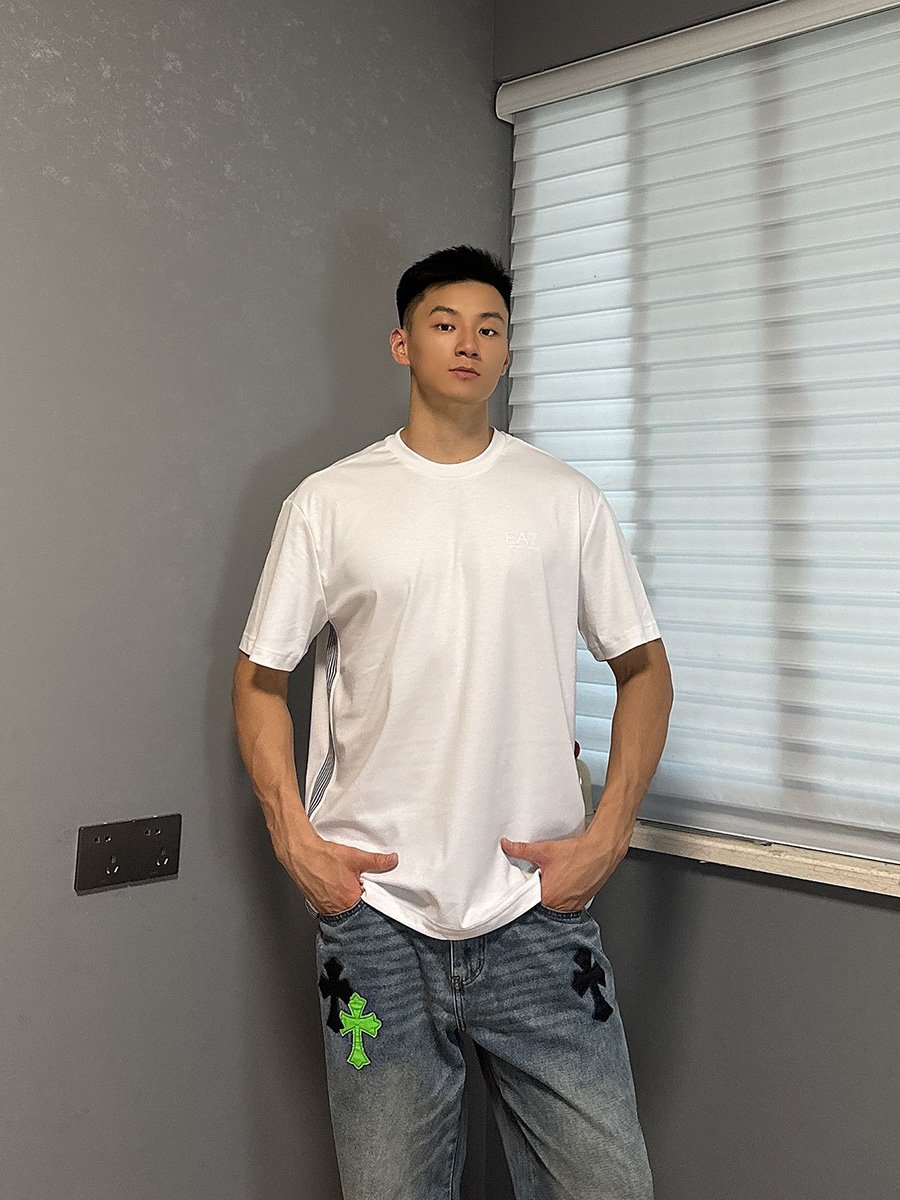 阿玛尼男士全棉短袖条纹饰带T恤