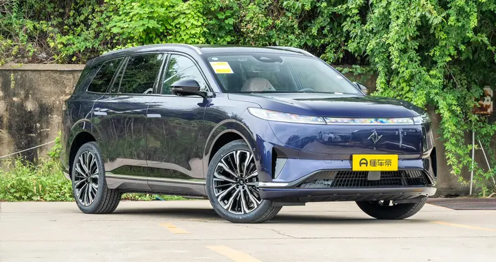 至高优惠5万！车长超5米，续航1220km，这款家用SUV新年权益焕新