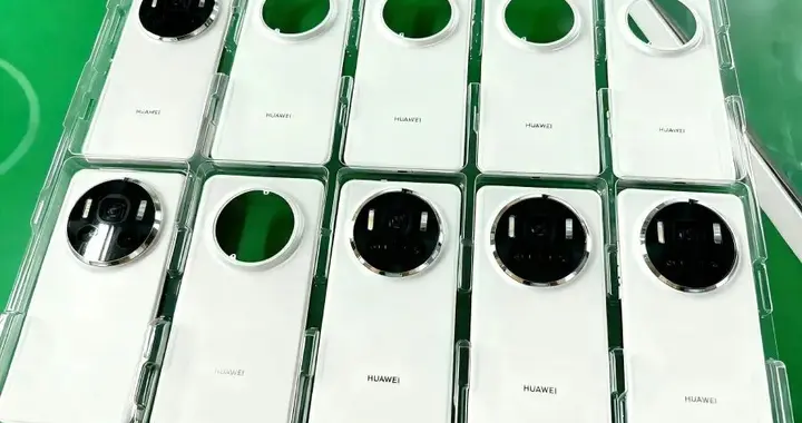 后置三摄、居中大圆设计，搭载麒麟9030，华为Mate 80手机后盖曝光