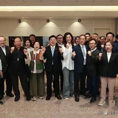 代你行走的CD：高高兴兴去，平平安安回。