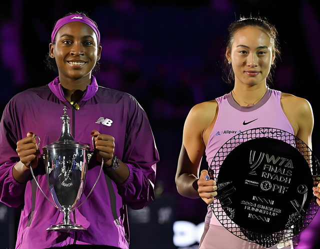 当22岁郑钦文与20岁高芙站在一起，才明白，什么叫顶级天赋