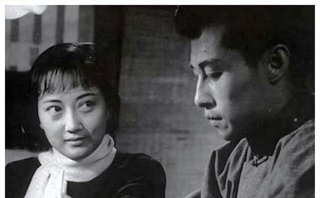 她是八一电影厂原厂长，54岁授大校，59岁升少将，1966年却被下放