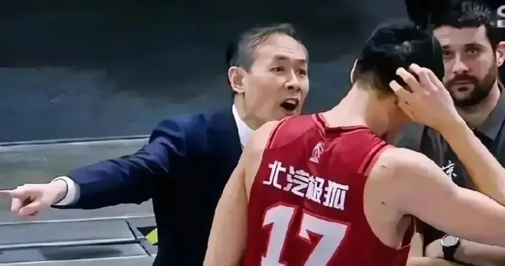 拿600万，战鱼腩仅得2分+俱乐部杯哑火，球迷怒了：快送回老东家