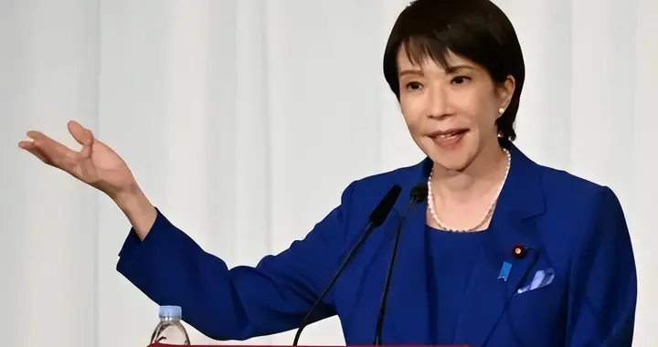 战场转向联合国，高市早苗一开口，中方便离席退场，日本颜面扫地