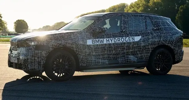 宝马X5要来了，外观动力全面大升级！