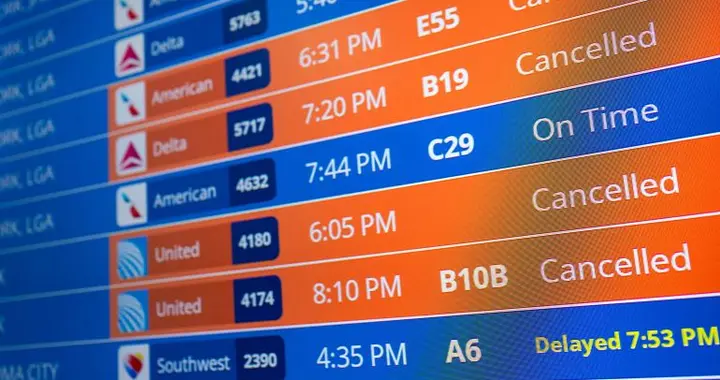 2400航班熔断创纪录！参院重启法案送众院，特朗普奖金求空管返岗