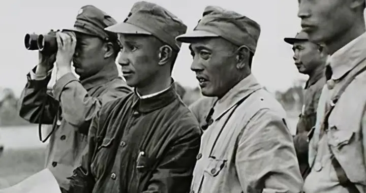 粟裕布下埋伏！黄埔名将马励武大意轻版，三万机械化王牌全军覆灭