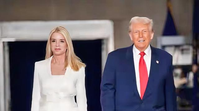 西门吹雪：美国司法部以邦迪已被解职、传票