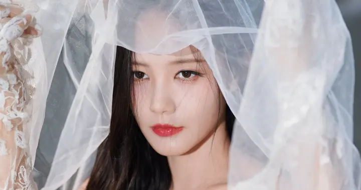 李一桐分享图片