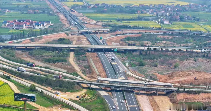 开始主体施工！黄冈这条高速“4改8”，2027年建成通车