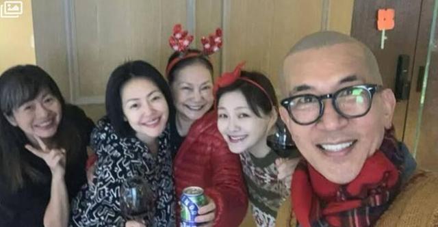 大S终下葬!具俊晔暴瘦一圈，手捧骨灰哭成泪人，S妈神情悲痛