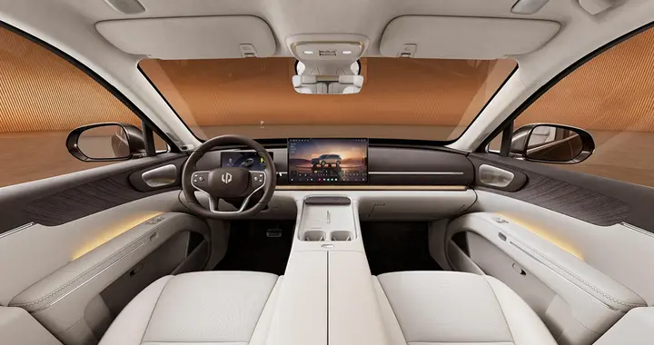 零跑D19首次内饰曝光，三排六座大SUV豪华感冲击30万级家用车市场