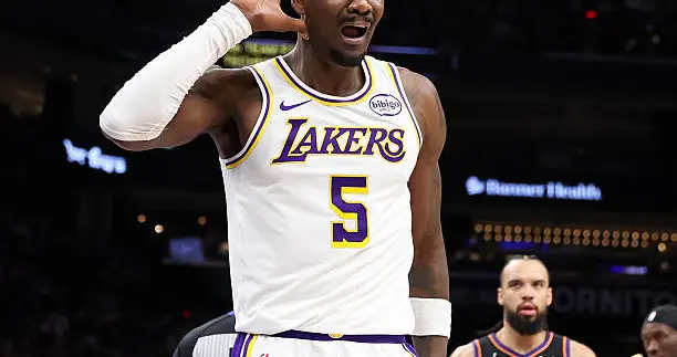 打脸！外国网友：卡佩拉在最近两场比赛的得分上都超过了艾顿