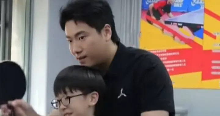 梁靖崑谈儿子发展很通透，打乒乓球有天赋就为国争光，反之不强求