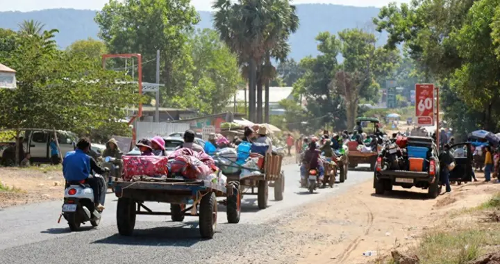 交战第五天，泰国通告柬埔寨，40万边境百姓大转移，中方踩下刹车