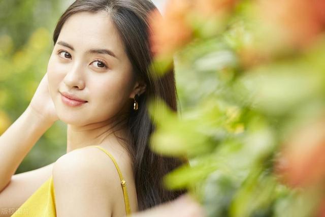 跟女友分手一月后，她妹找上我，冲动下做了错事，却意外收获幸福