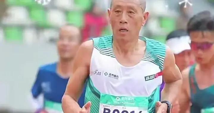 辽宁62岁跑友刘国春的突然离世再次提醒跑友。锻炼可以但不要过度