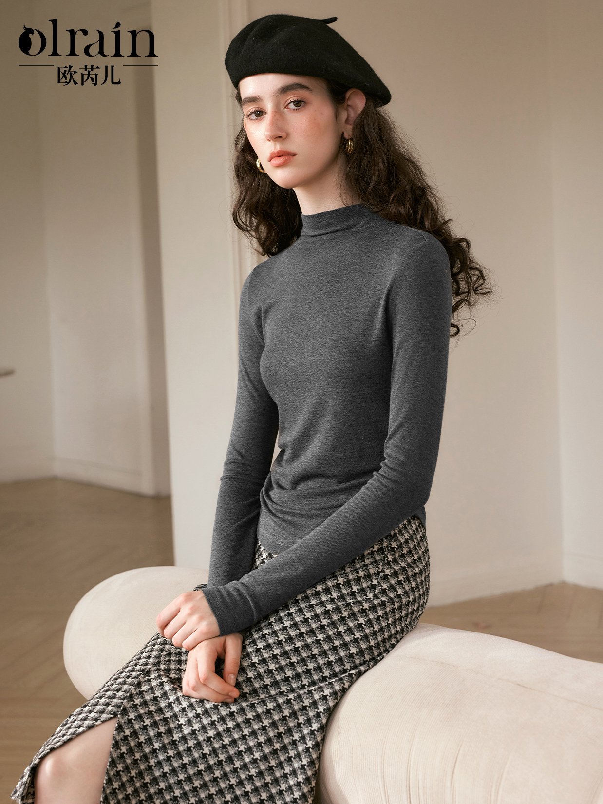 篙级智性优雅！长袖修身立领T恤