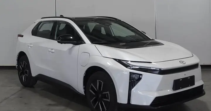 新款丰田bZ4X要逆袭！换68度三元锂电池，续航破700公里！