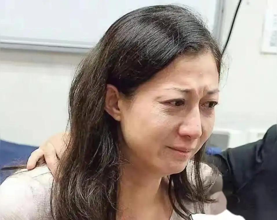洪欣52岁了，依旧活跃在拍戏的圈子里，前几天还在社交网上晒出了自己的儿...