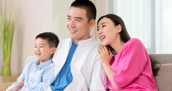 别再只叫“儿子”了，和被喊名字的男孩相比，长大后差距太大了