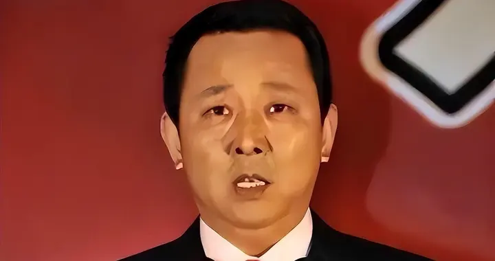 2015年四川刘汉被判死刑，押到火葬场抬进执行车，离开时神情恍惚