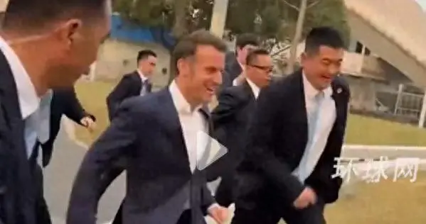 终于知道给马克龙献花的清纯女孩了！女孩身份曝光，颜值极高太美