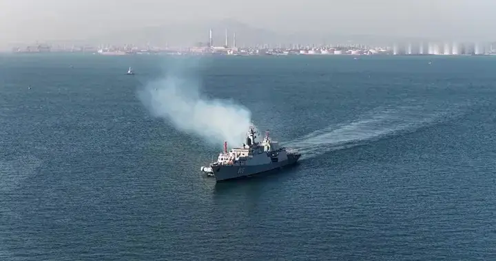 越南军舰强闯台湾海峡，宣称这是“自由航行”？可别被1450带节奏