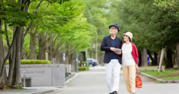 散步半小时是错的？医生提醒：年过70岁，散步尽量做到这5点