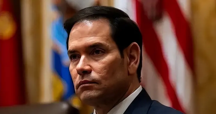 起风了！特朗普要花钱收岛，5千万桶石油移交，中方向美霸权说不