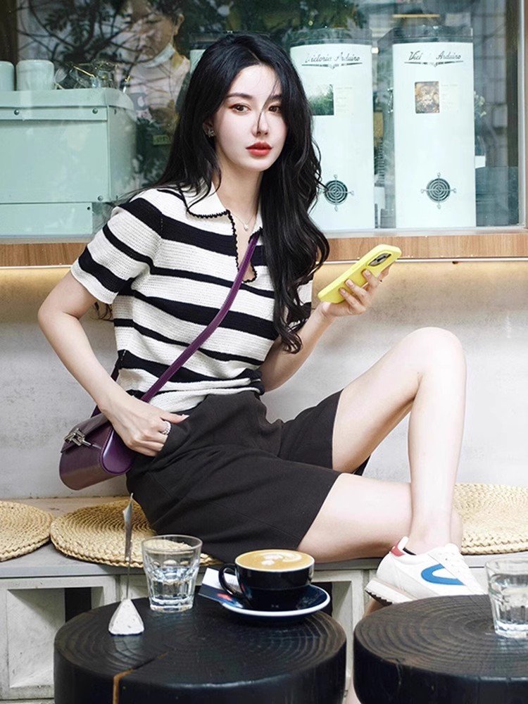 女装2025春季新款黑色条纹polo领冰