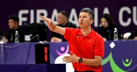 中国男篮14人名单出炉！又一场大败近在眼前了！