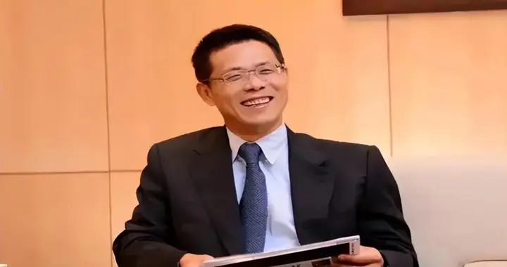 美国出全球通缉令，逮捕中国芯片科学家陈正坤，现在怎么样了？