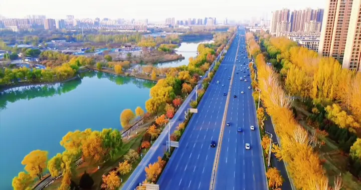 湖城秋望：艾依河畔，亲水长街