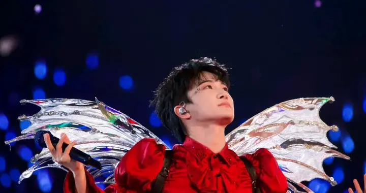 这才是周深深圳演唱会的最好反馈！王柳懿王芊懿晒与周深合影