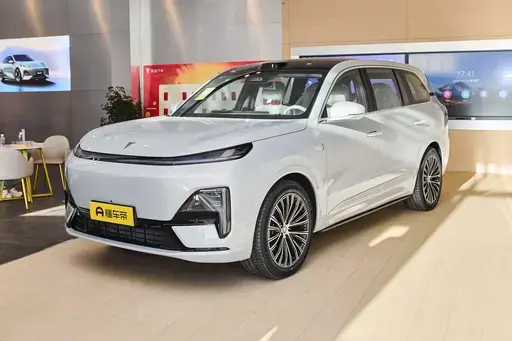 比理想L9便宜17万，还配空悬+CDC？这款国产SUV真香！