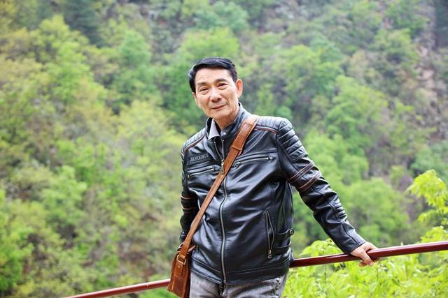 墨染奇峰：孟宪奎兴隆怪石谷写生记